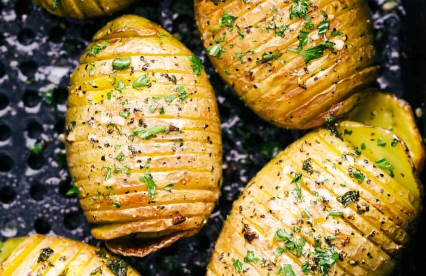 AIR FRYER GARLIC BUTTER HASSELBACK POTATOES