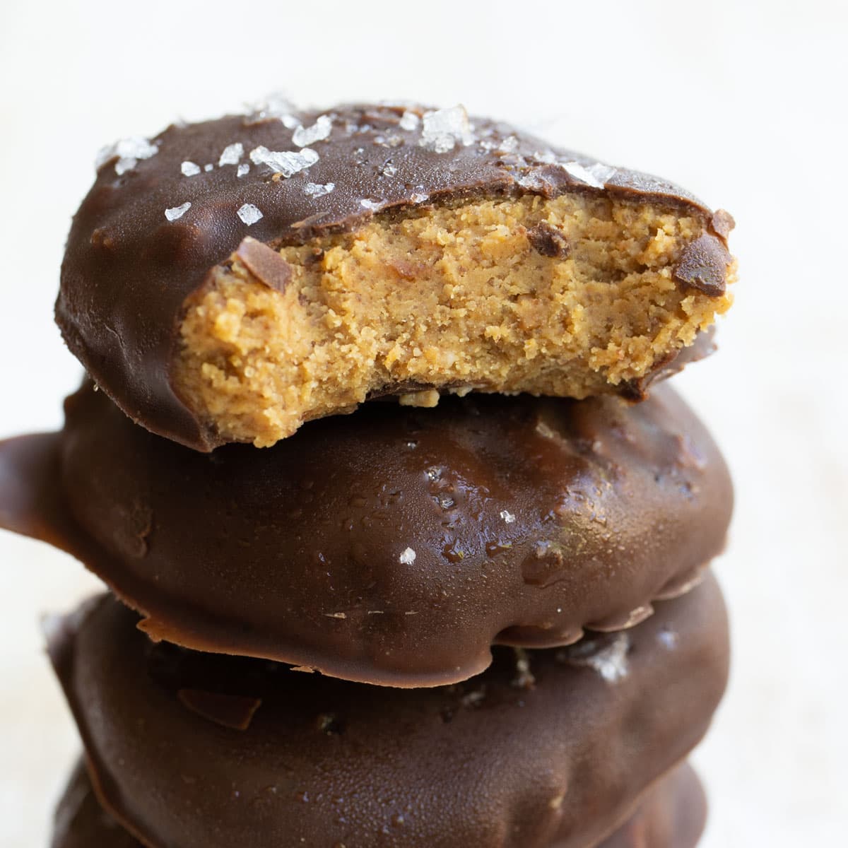 CHOCOLATE PEANUT BUTTER NO BAKE COOKIES