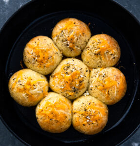 GARLIC ROLLS