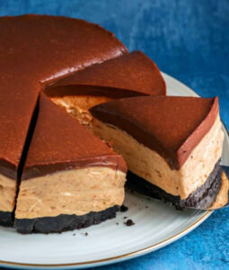 KETO NO BAKE PEANUT BUTTER CHEESECAKE