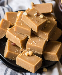 KETO PEANUT BUTTER FUDGE