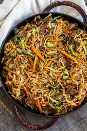 LOW CARB BEEF AND BROCCOLI LO MEIN