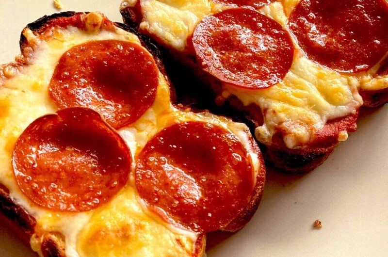 Air Fryer Garlic Toast Pizza