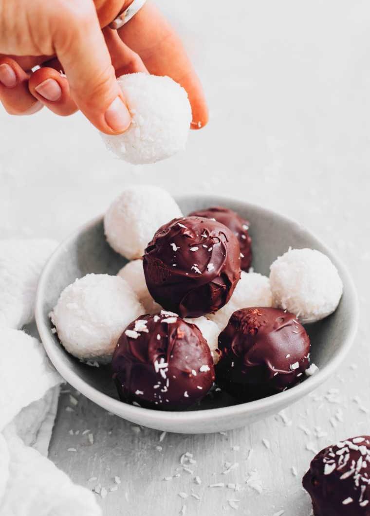 Healthy Vegan Bounty Balls